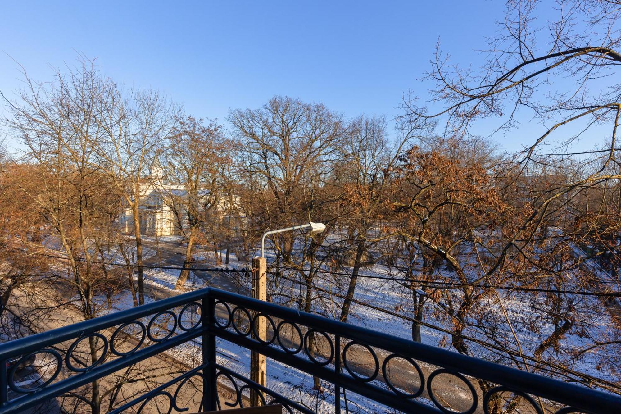 Warsaw Park View Comfortable By Renters Apartment *